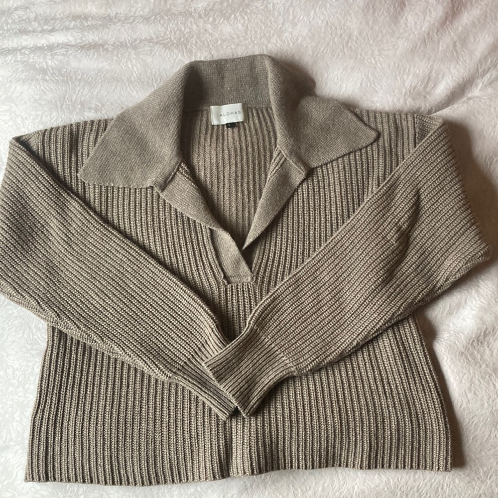 Alohas wool blend cropped collared sweater